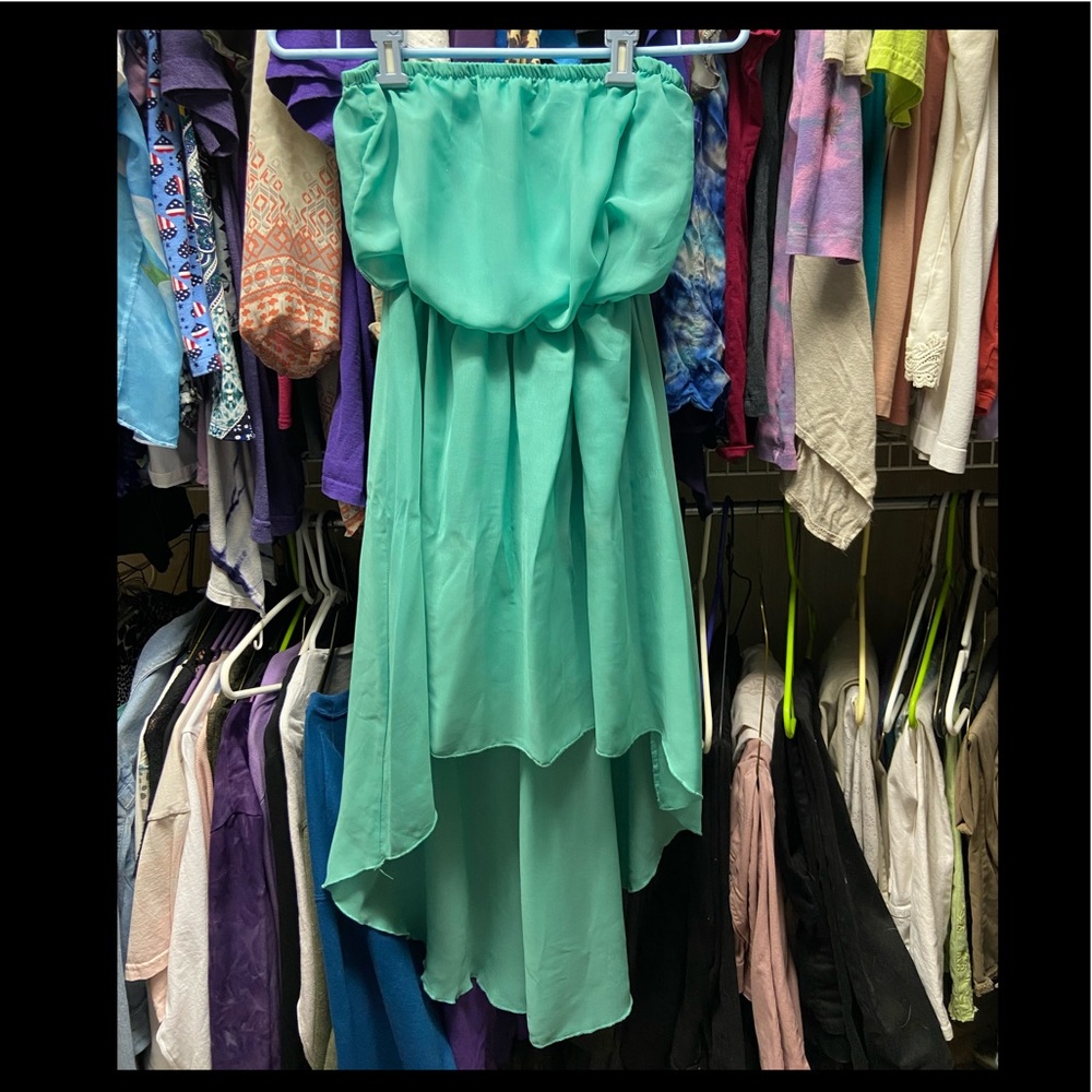 High low sleeveless dress